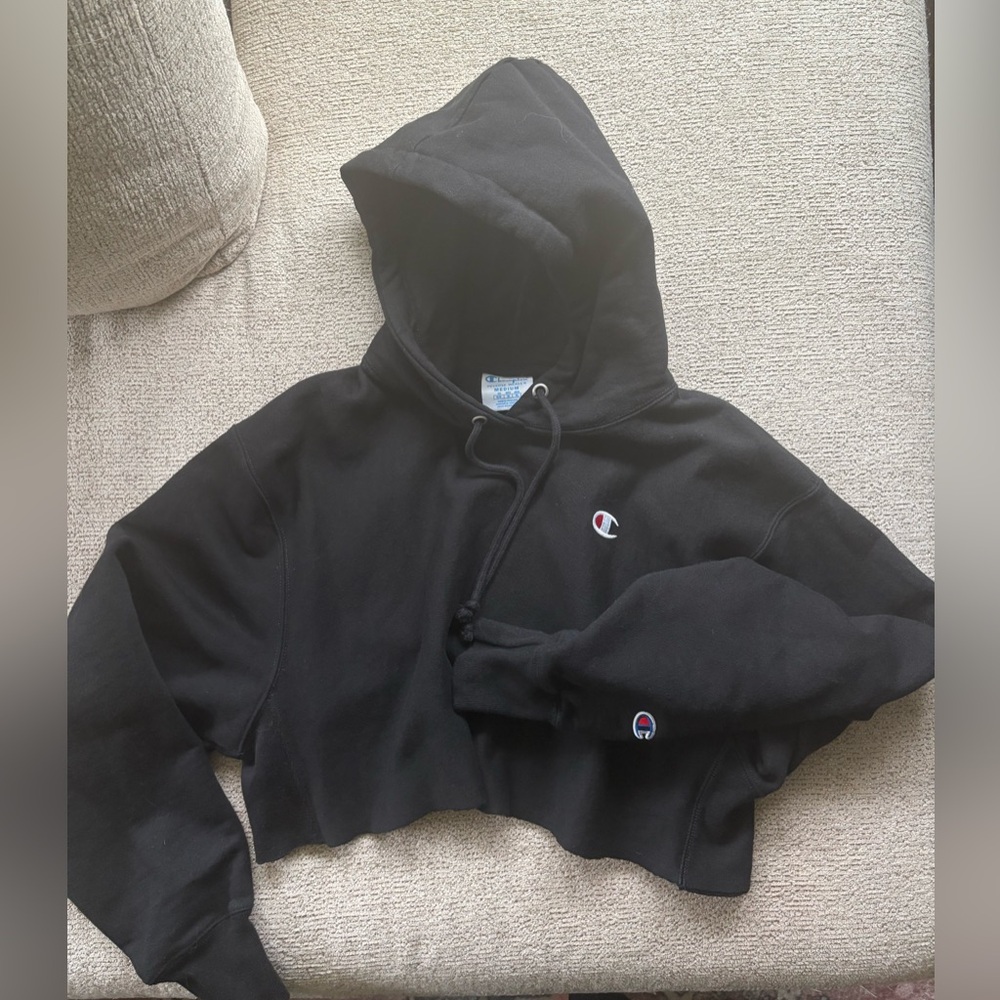 Champion Cropped Hoodie in Black